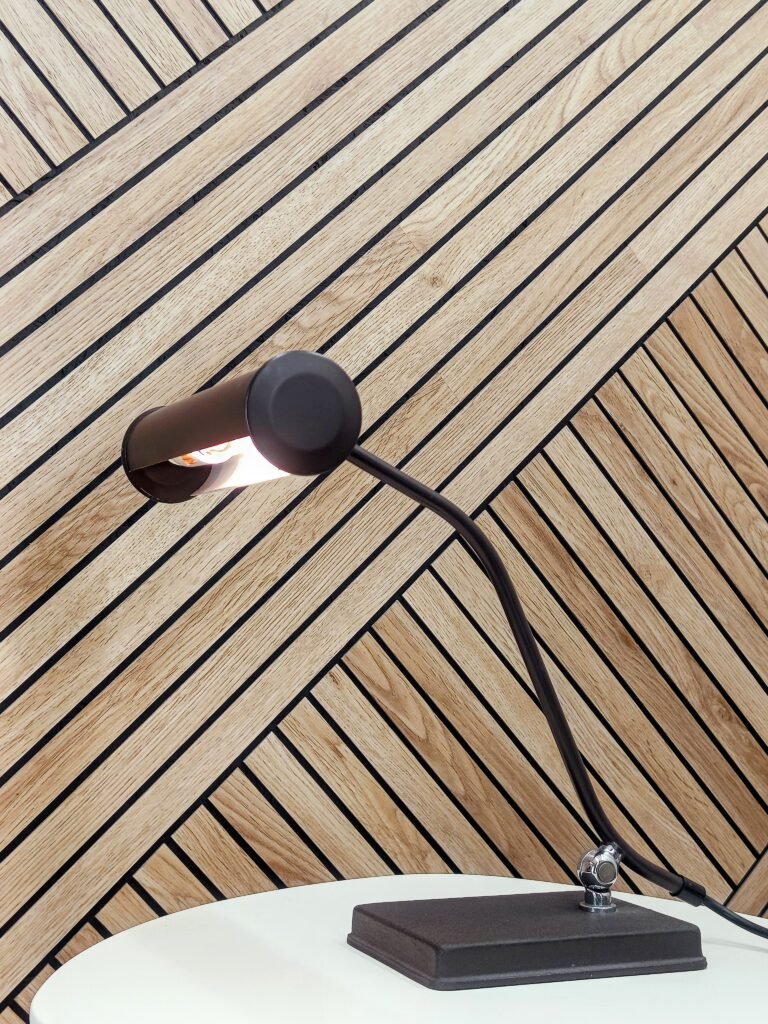 Anvia Piano Table Lamp