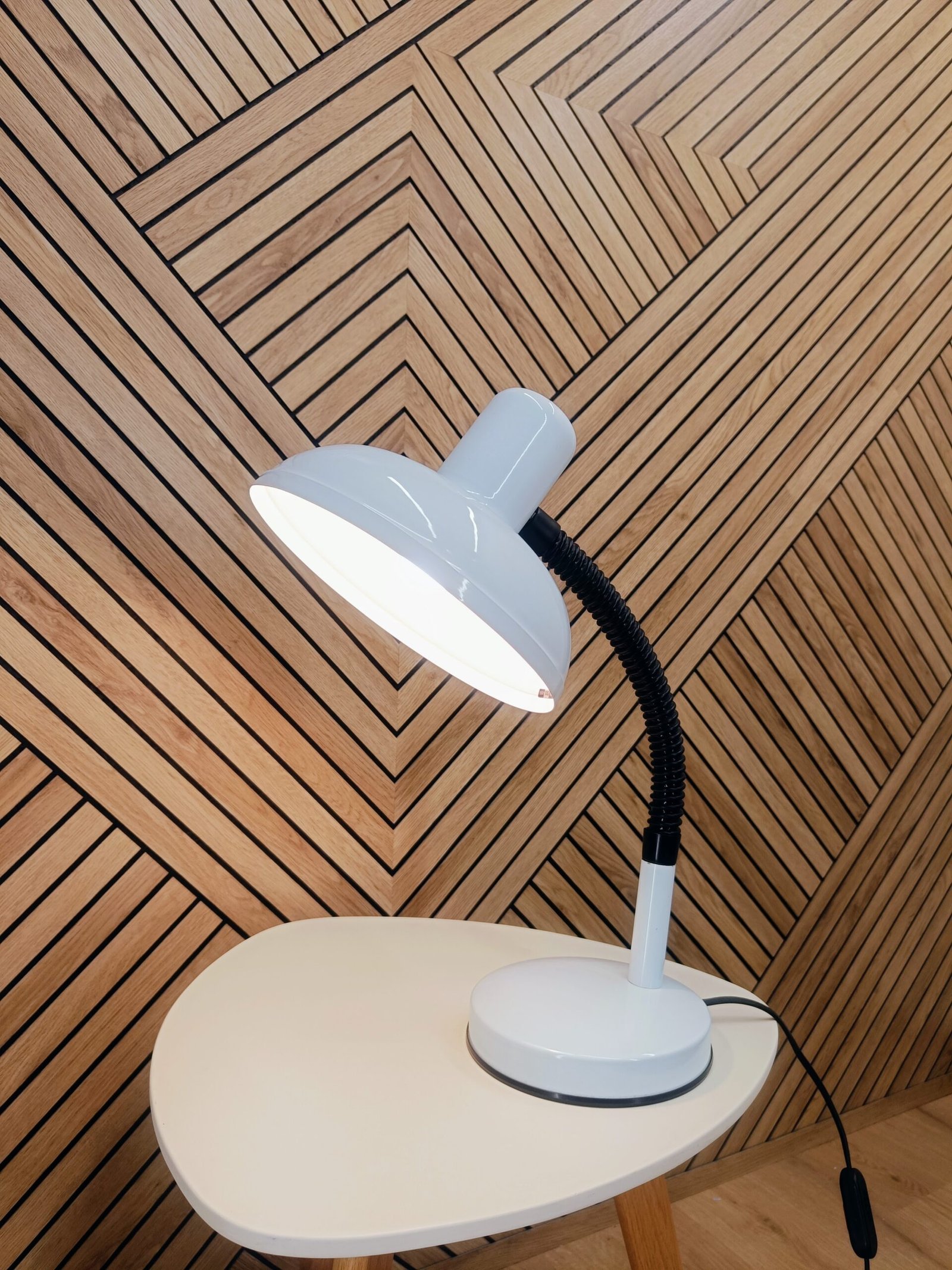 Veneta Lumi Gooseneck Desk Lamp